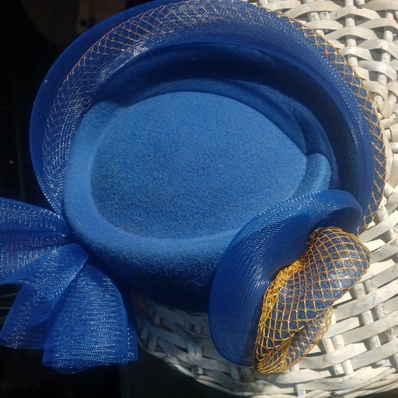 Elegant Blue and Gold Women\'s Fascinator main image 9